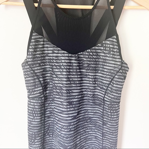 Lululemon Running In The City Tank Stripe Play Slate Black 8 - Picture 6 of 13